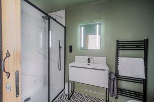 En Suite- click for photo gallery